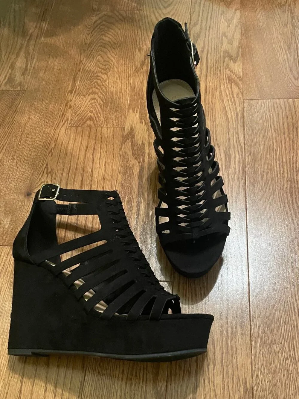 Stunning Black Suede Platform Shoes size 6